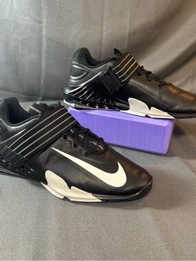 Nike Savaleos Men's Weightlifting Shoes Black
CV5708-010 Size 10.5.